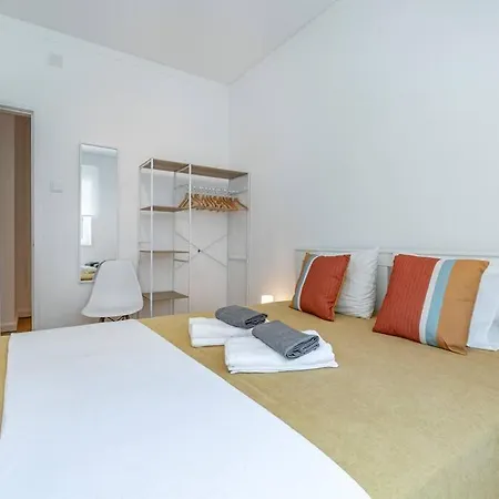 Oliveira Monteiro Flat Порту